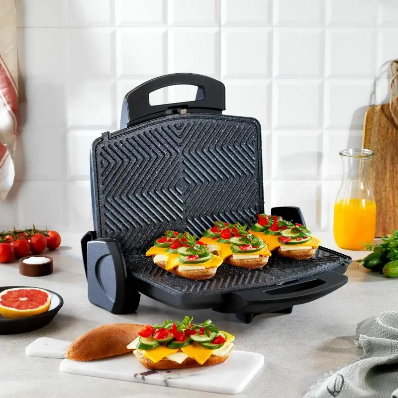 Sanayi Tipi Tost Makinesi ile Ev Tipi Tost Makinesi Arasındaki Farklar: Evde 8 Dilim Kullanılır mı?
